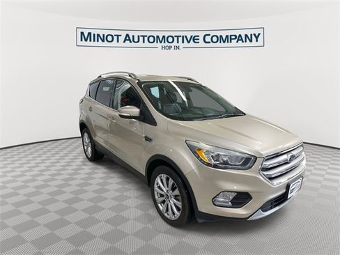 Used 2017 Ford Escape Titanium image 2