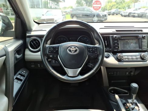 Used 2018 Toyota RAV4 XLE AWD/4WD image 10