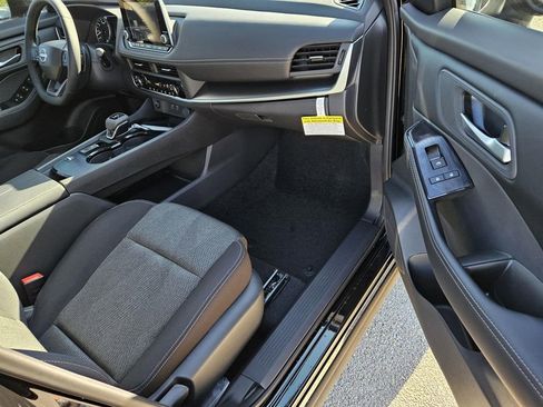 New 2026 Nissan Rogue SV image 5