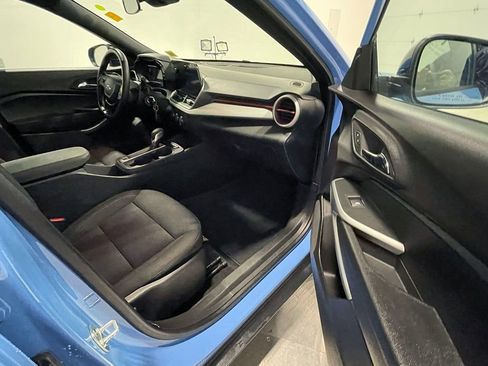 Used 2024 Chevrolet Trax RS w/ Driver Confidence Package FWD image 22
