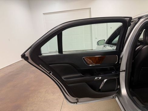 Used 2019 Lincoln Continental Premiere image 47