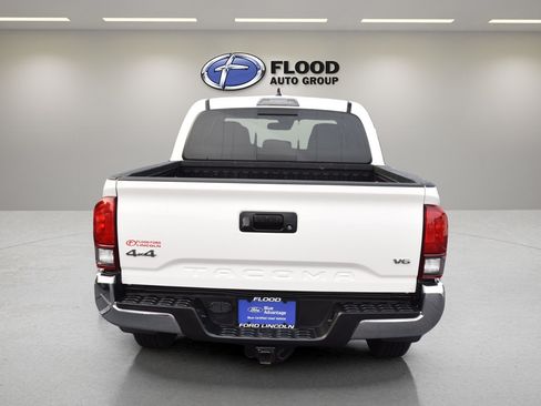 Used 2023 Toyota Tacoma SR5 AWD/4WD image 5