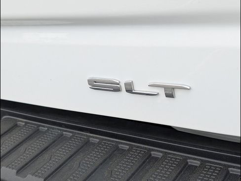 Used 2025 GMC Sierra 1500 SLT image 24