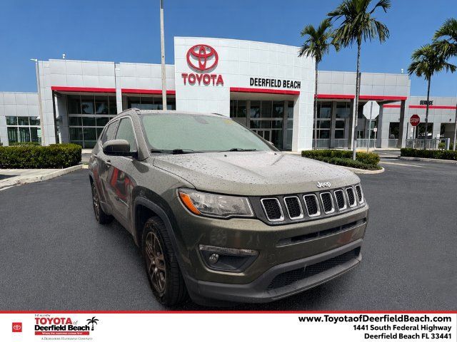 Used 2018 Jeep Compass Latitude w/ Safe & Security Group FWD image 1