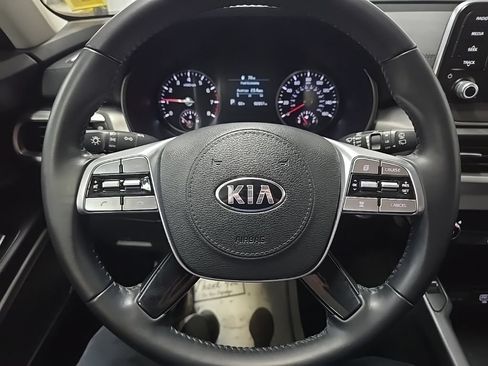 Used 2020 Kia Telluride S w/ S 8 Passenger Seating Package AWD/4WD image 19