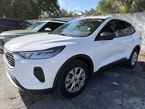 Used 2026 Ford Escape Active w/ Tech Pack #1 FWD image 3