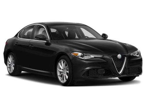 Used 2019 Alfa Romeo Giulia w/ Nero Edizione RWD image 9