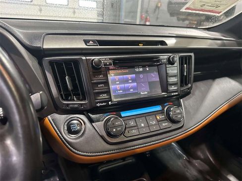 Used 2016 Toyota RAV4 SE image 28