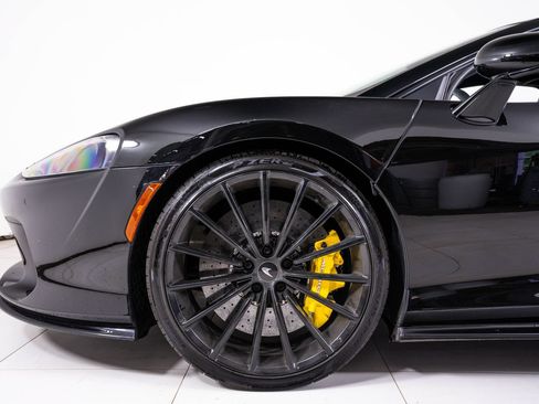 Used 2022 McLaren GT RWD image 13