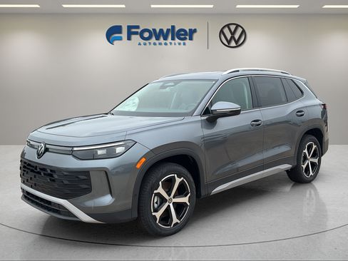 New 2026 Volkswagen Tiguan SE AWD/4WD image 3