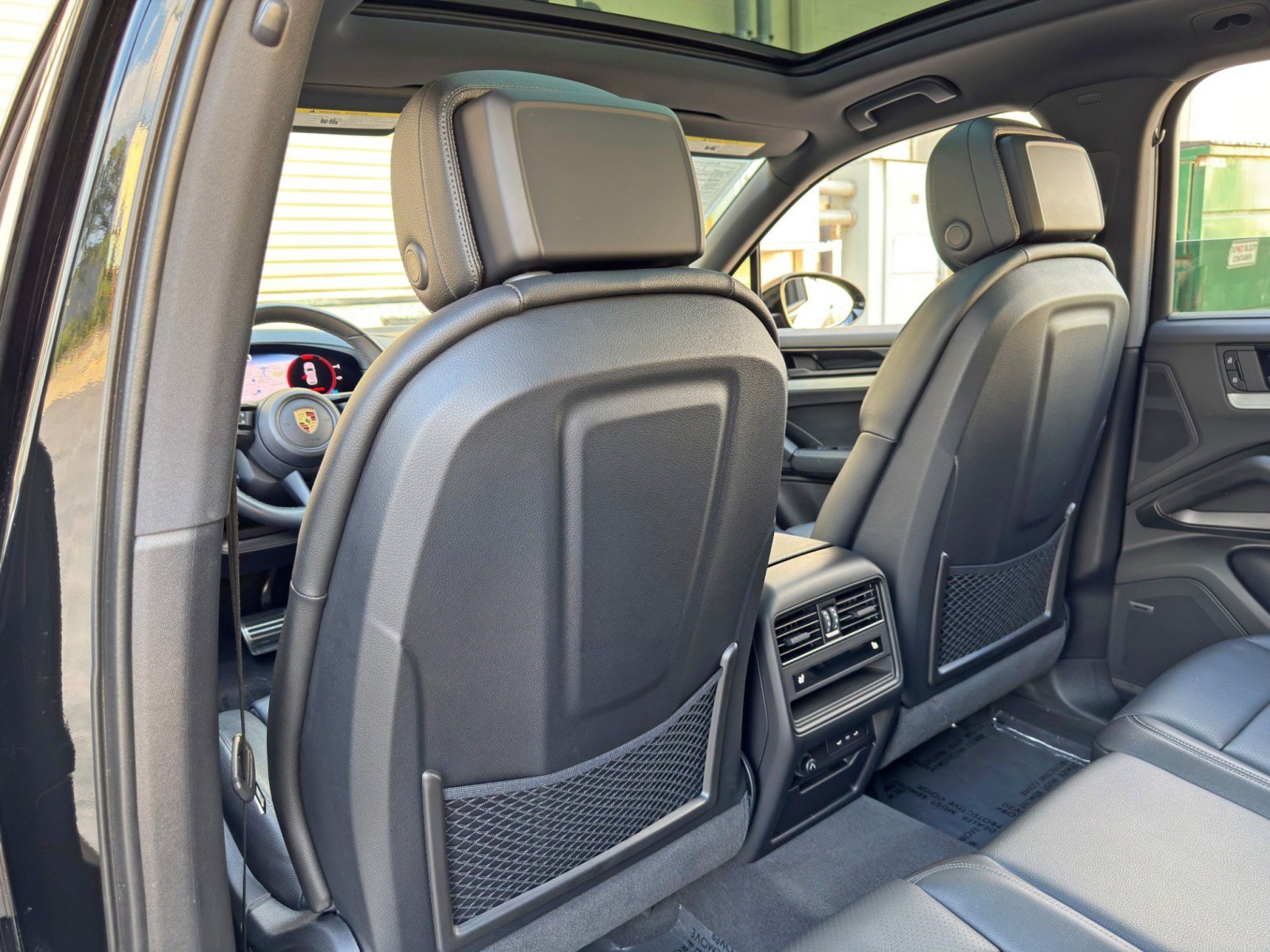 Used 2024 Porsche Cayenne S w/ Premium Package AWD/4WD image 39