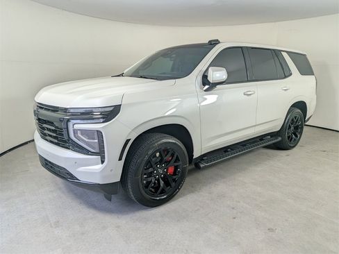 Used 2025 Chevrolet Tahoe RST w/ RST Performance Edition image 8