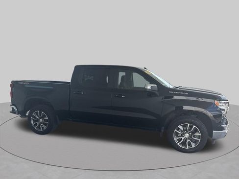 Used 2024 Chevrolet Silverado 1500 LT AWD/4WD image 11