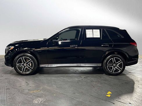 Used 2025 Mercedes-Benz GLC 300 4MATIC image 6