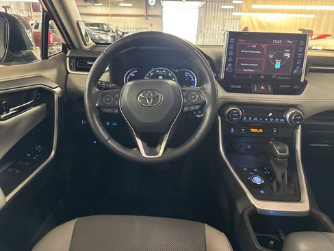 Certified 2022 Toyota RAV4 Limited w/ Limited Grade Weather Package AWD/4WD image 16