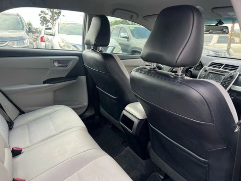 Used 2017 Toyota Camry SE image 15