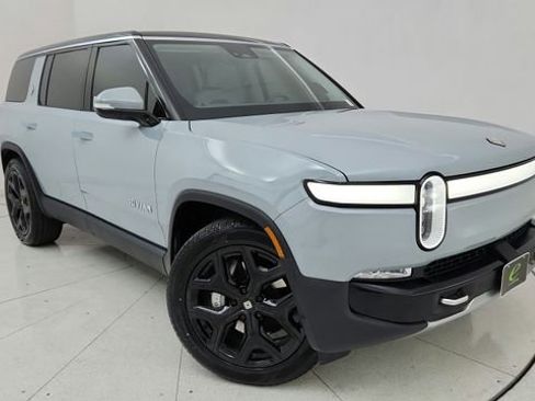 Used 2024 Rivian R1S Adventure image 38