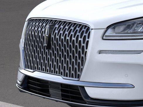 Used 2026 Lincoln Corsair Premiere image 17