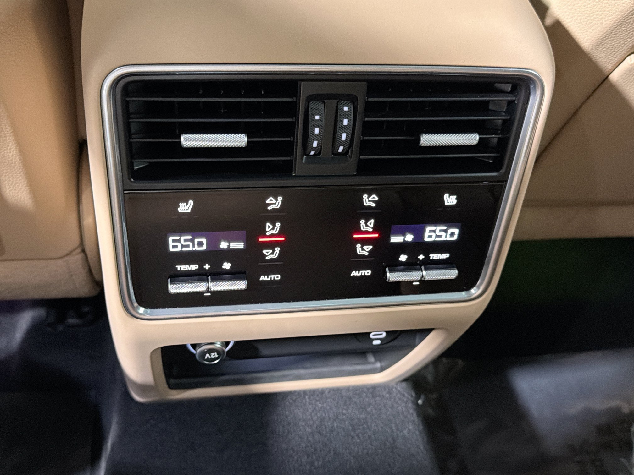 Certified 2023 Porsche Cayenne Turbo AWD/4WD image 21