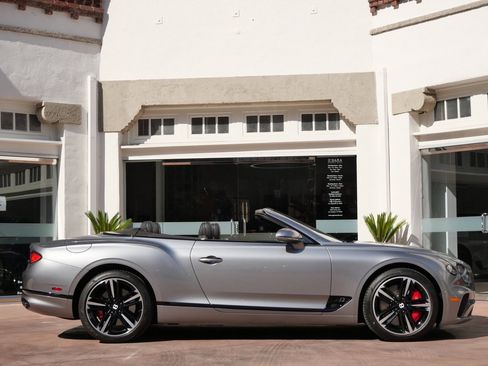 Used 2020 Bentley Continental GT image 5