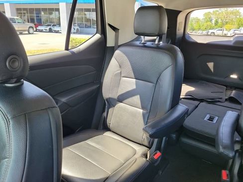 Certified 2021 Chevrolet Traverse LT FWD image 11