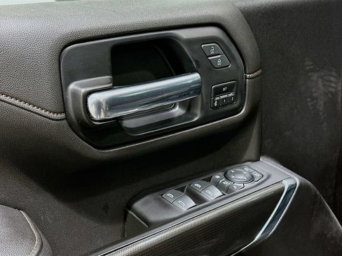 Used 2022 GMC Sierra 2500 AT4 w/ AT4 Preferred Package AWD/4WD image 17