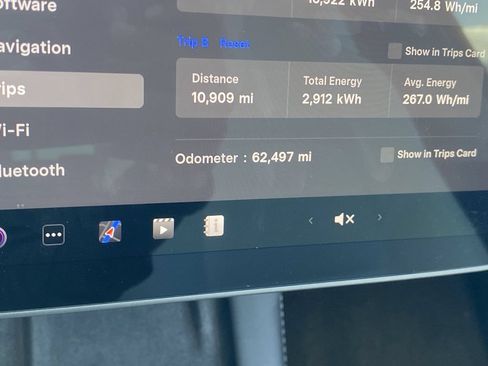 Used 2023 Tesla Model Y Long Range AWD/4WD image 30