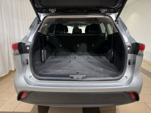 Certified 2022 Toyota Highlander XLE image 12