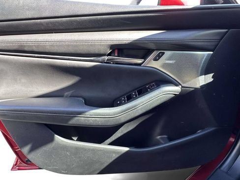 Used 2020 MAZDA MAZDA3 Hatchback w/ Preferred Package FWD image 19