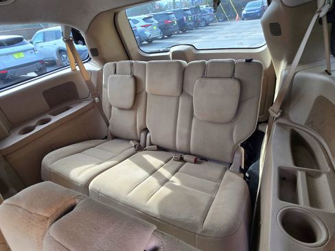 Used 2016 Dodge Grand Caravan SXT image 8