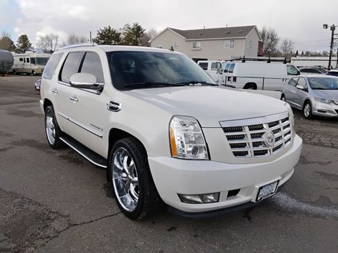 Used 2009 Cadillac Escalade 4WD Hybrid image 3