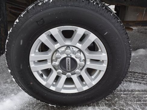 Used 2019 Ford F250 XLT w/ XLT Value Package image 48