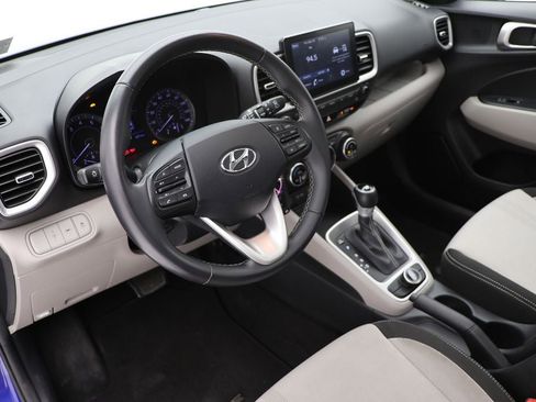 Used 2022 Hyundai Venue SEL image 14