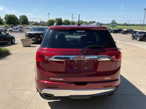 Used 2018 GMC Acadia Denali w/ Technology Package AWD/4WD image 8