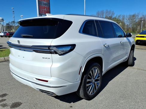 Used 2025 Buick Enclave Avenir w/ Super Cruise Package FWD image 17