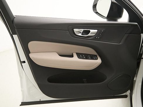 Certified 2026 Volvo XC60 B5 Plus AWD/4WD image 10