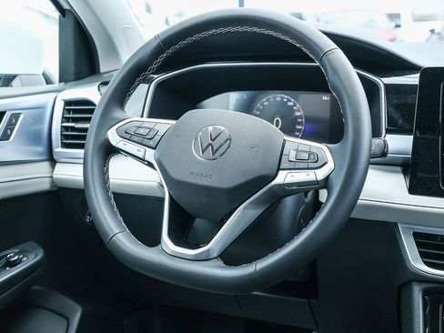New 2025 Volkswagen Taos SE image 31