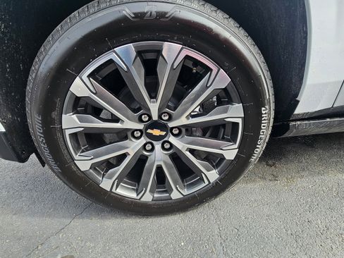 New 2026 Chevrolet Suburban High Country image 19