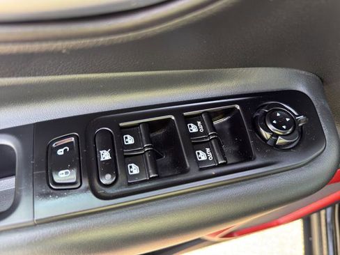 Used 2022 Jeep Renegade Trailhawk w/ Trailer Tow Group AWD/4WD image 12