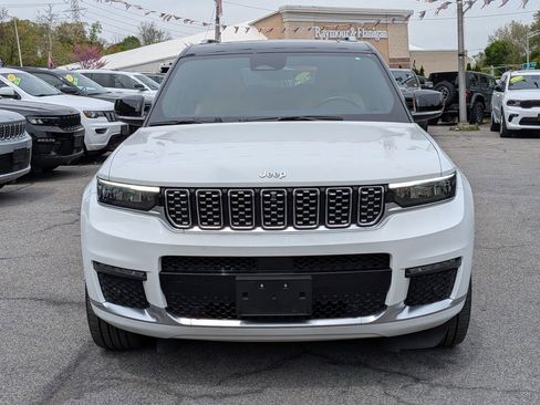 Used 2023 Jeep Grand Cherokee L Summit w/ Luxury Tech Group V AWD/4WD image 3