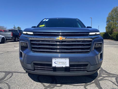 Used 2026 Chevrolet Traverse LT AWD/4WD image 2