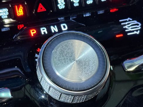 Used 2024 Jeep Grand Wagoneer Series III w/ HD Trailer Tow Package image 37