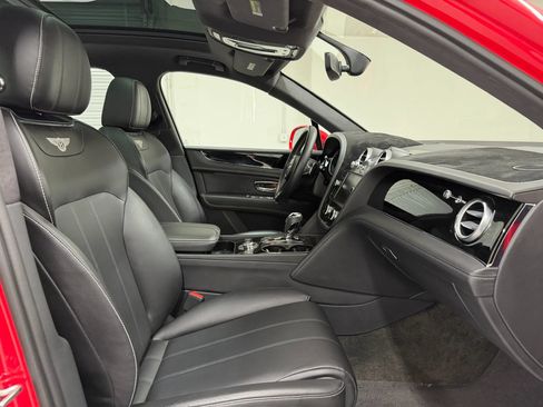 Used 2019 Bentley Bentayga AWD/4WD image 61