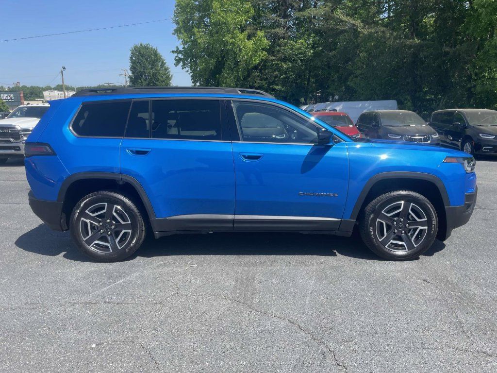 New 2026 Jeep Cherokee Laredo AWD/4WD image 9