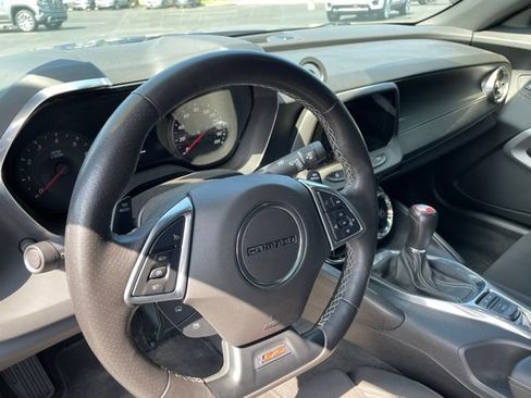 Used 2017 Chevrolet Camaro SS RWD image 37