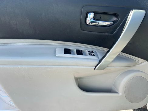 Used 2012 Nissan Rogue SL image 9