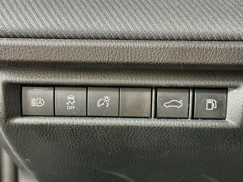 Used 2025 Toyota Camry SE FWD image 17