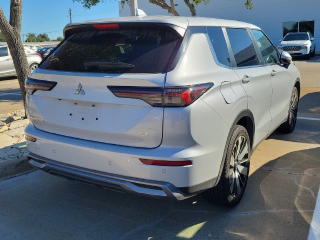 Used 2025 Mitsubishi Outlander SE FWD image 6