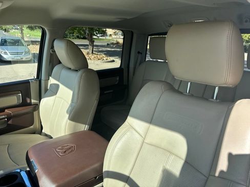 Used 2018 RAM 1500 Laramie w/ Convenience Group AWD/4WD image 16