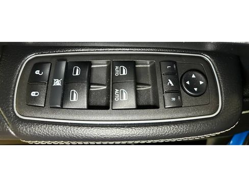 Used 2022 RAM 1500 Laramie AWD/4WD image 35